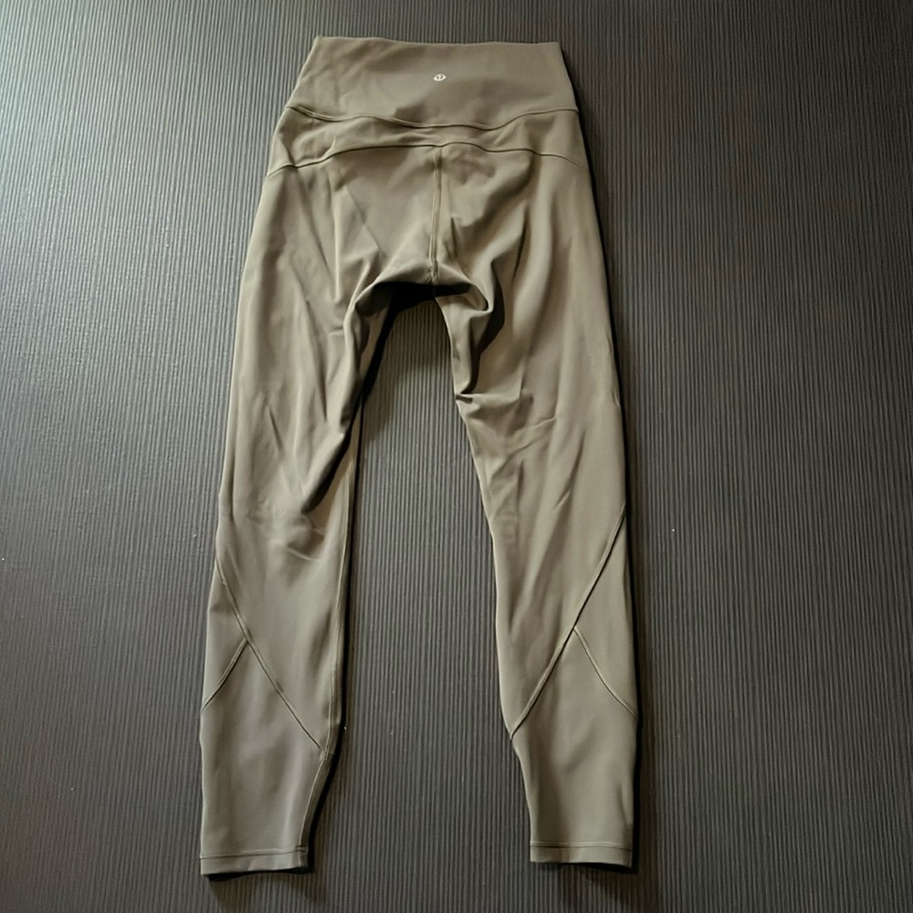 Lululemon In Movement 7/8 length, size 6